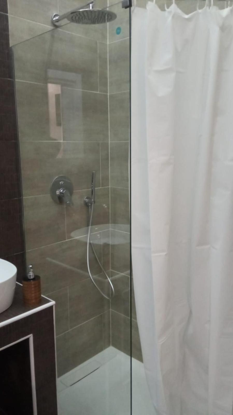 Mada'S Apartment Deluxe Бари Экстерьер фото